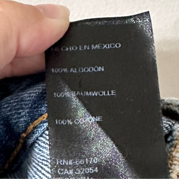 Urban Outfitters BDG Dark denim Girlfriend high rise shorts size 26 - Picture 3 of 7